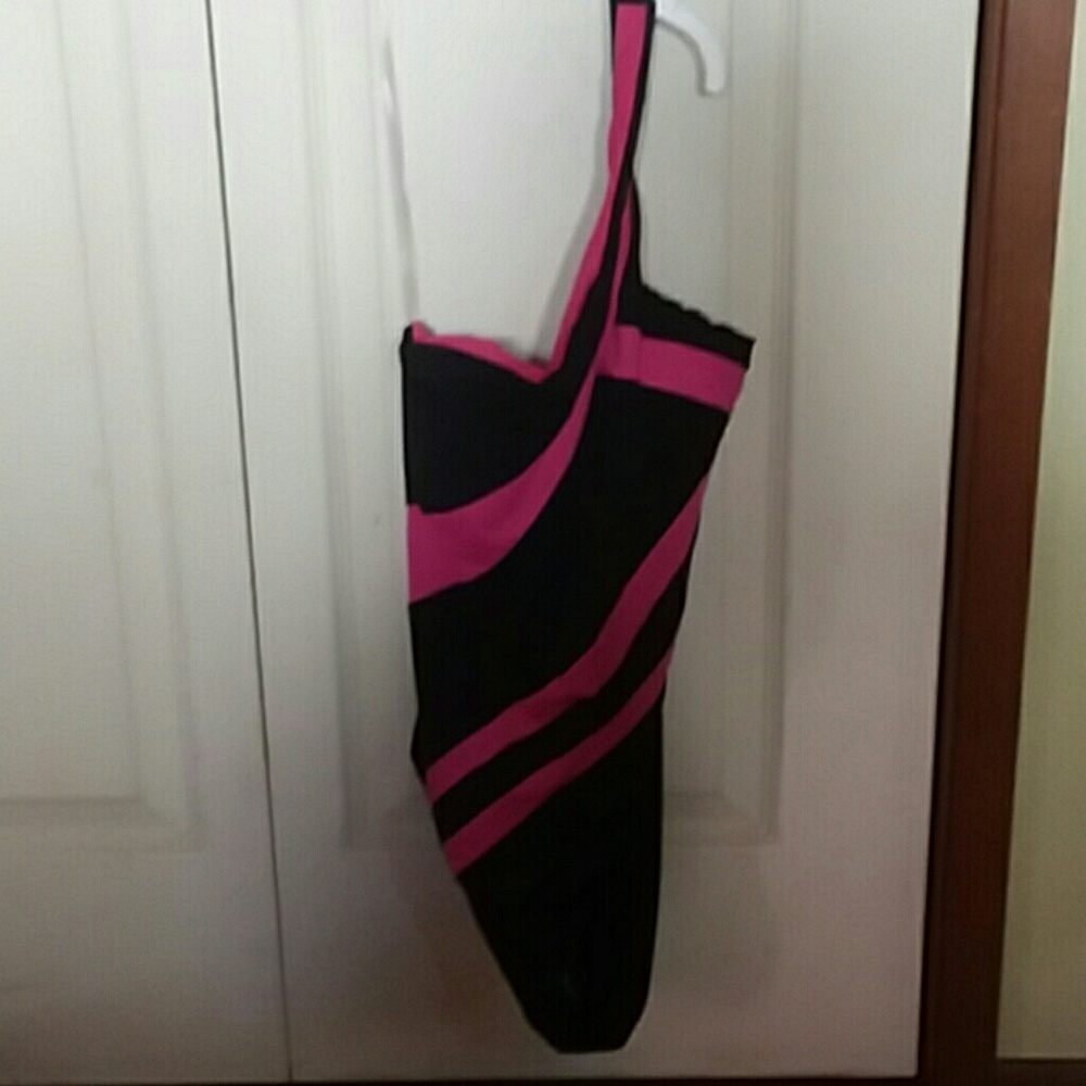 Kenneth Cole New York swimwear size small